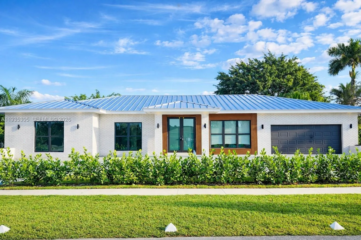 16733 Golfview Dr, Weston FL 33326