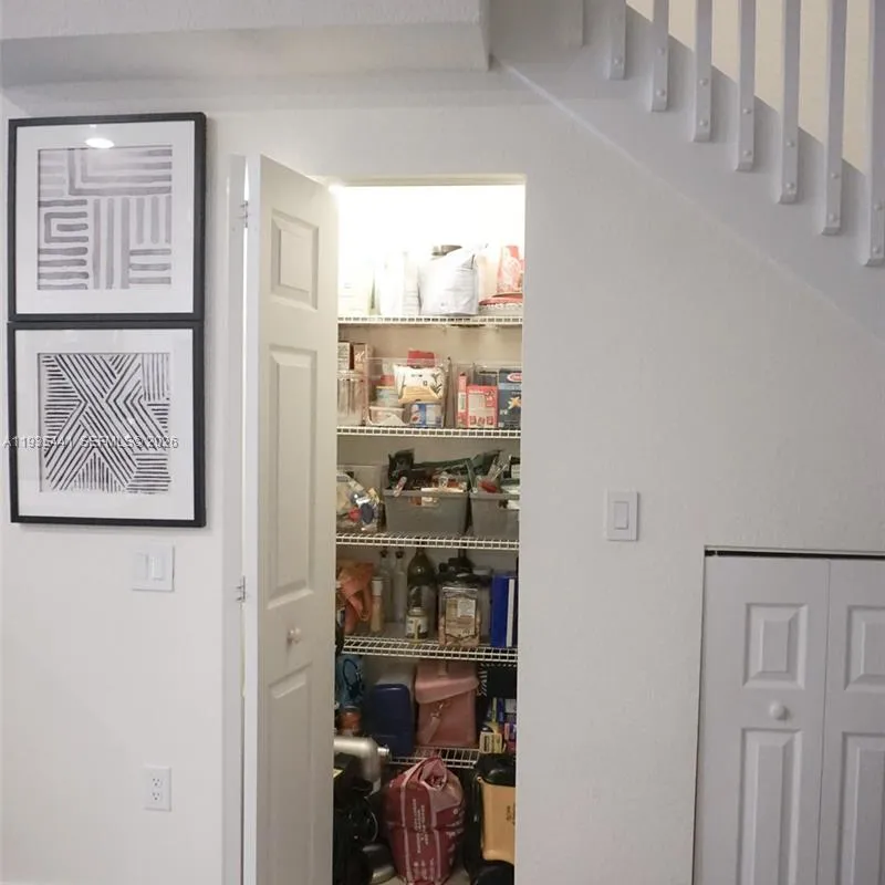 10589 W 32nd Ln, Hialeah Gardens FL 33018