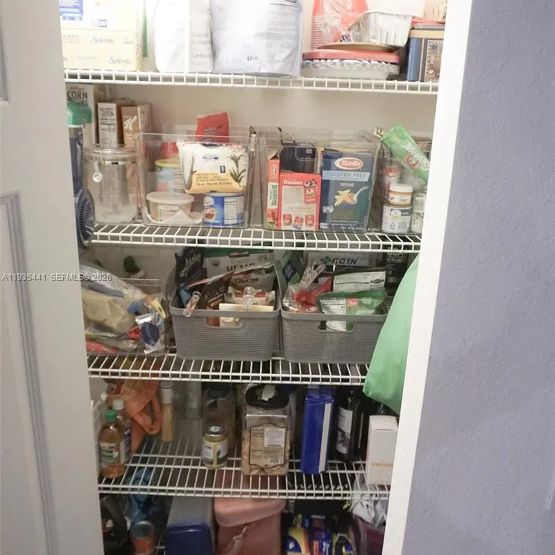 10589 W 32nd Ln, Hialeah Gardens FL 33018