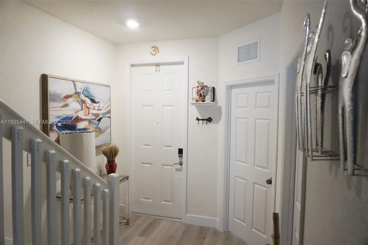 10589 W 32nd Ln, Hialeah Gardens FL 33018