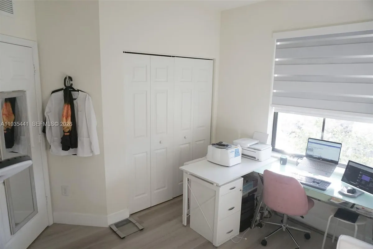 10589 W 32nd Ln, Hialeah Gardens FL 33018