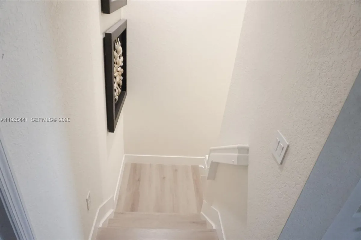 10589 W 32nd Ln, Hialeah Gardens FL 33018