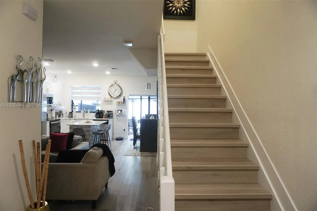 10589 W 32nd Ln, Hialeah Gardens FL 33018