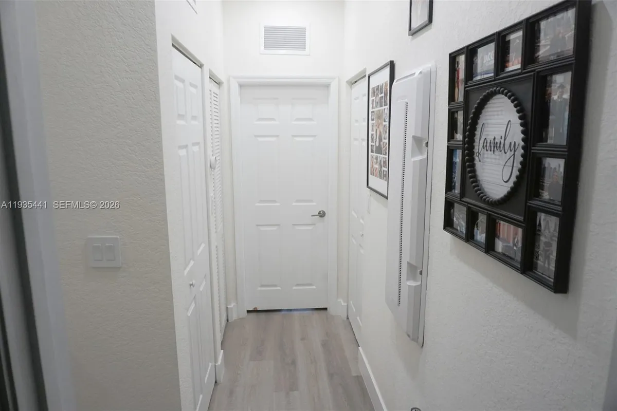 10589 W 32nd Ln, Hialeah Gardens FL 33018