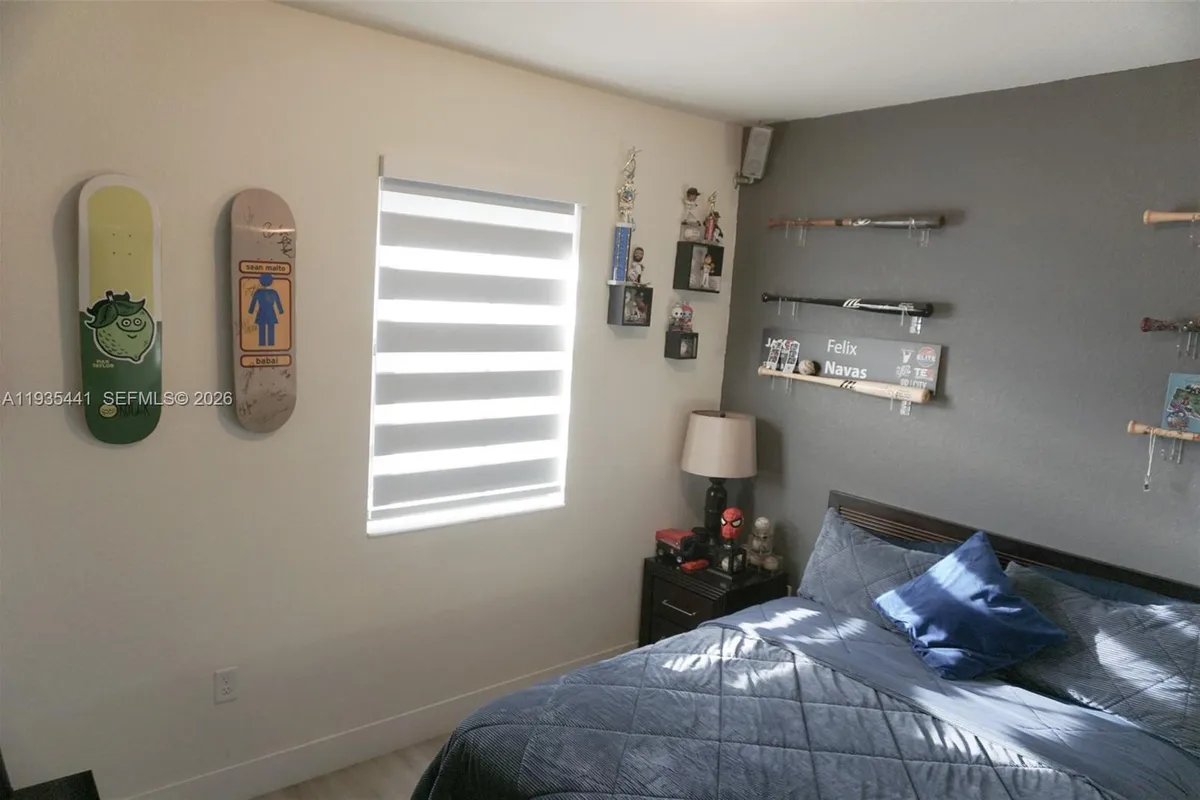 10589 W 32nd Ln, Hialeah Gardens FL 33018