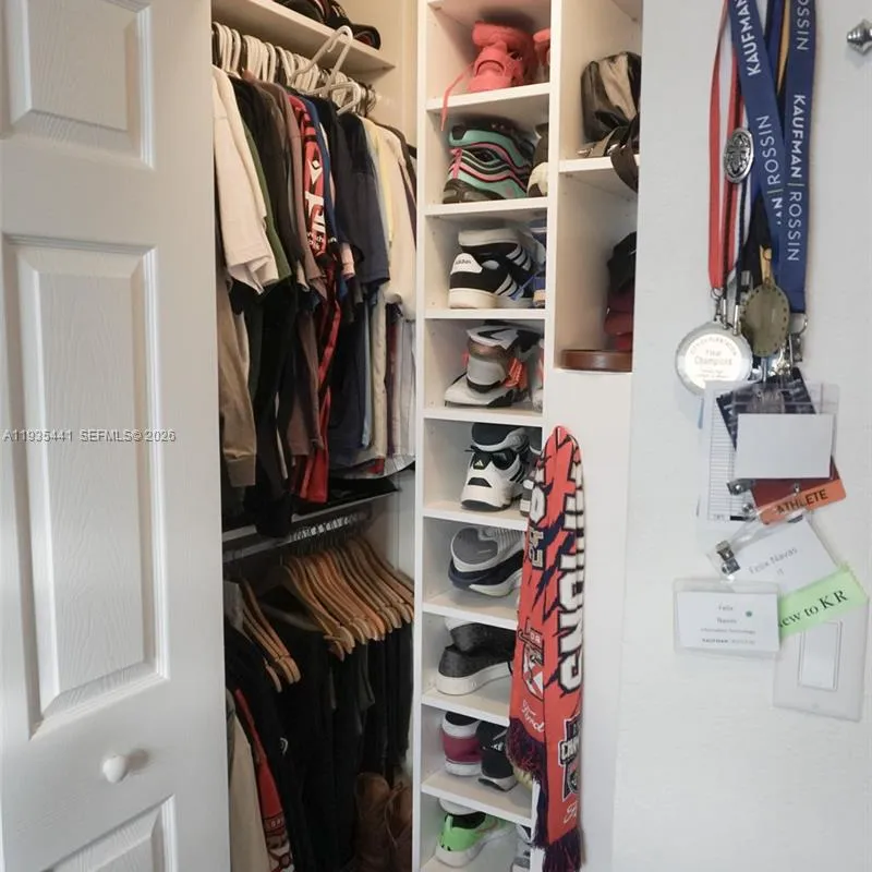 10589 W 32nd Ln, Hialeah Gardens FL 33018