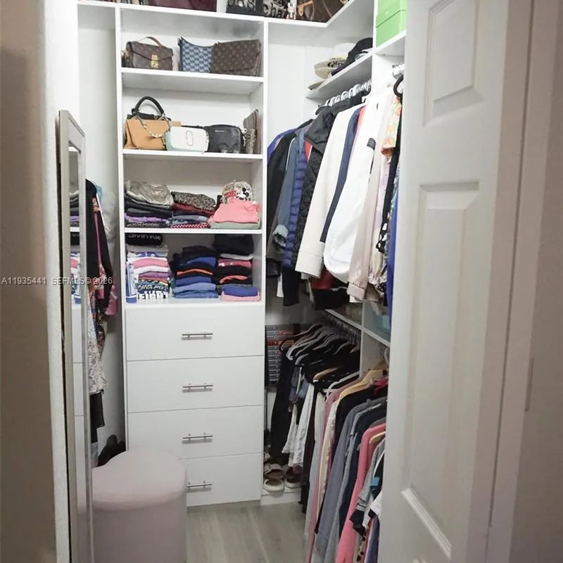 10589 W 32nd Ln, Hialeah Gardens FL 33018