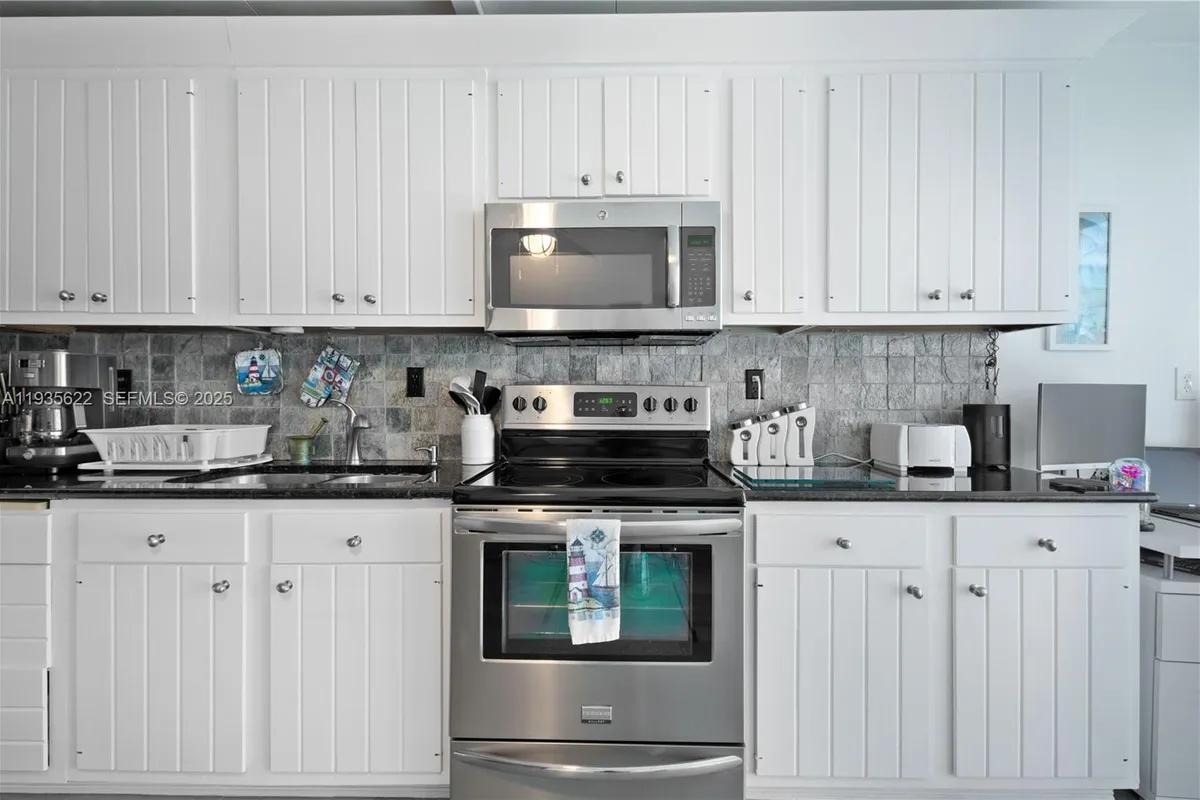 1361 Overseas Hwy #E11, Marathon FL 33050