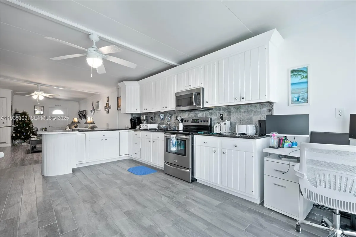 1361 Overseas Hwy #E11, Marathon FL 33050