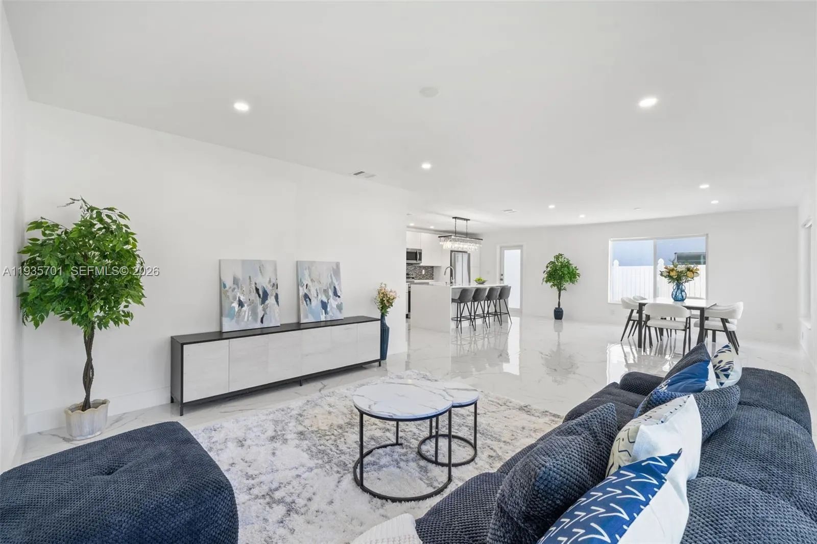 253 SW 4th St, Dania Beach FL 33004