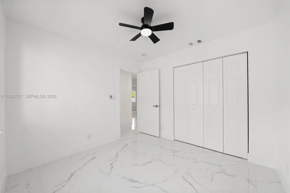 253 SW 4th St, Dania Beach FL 33004