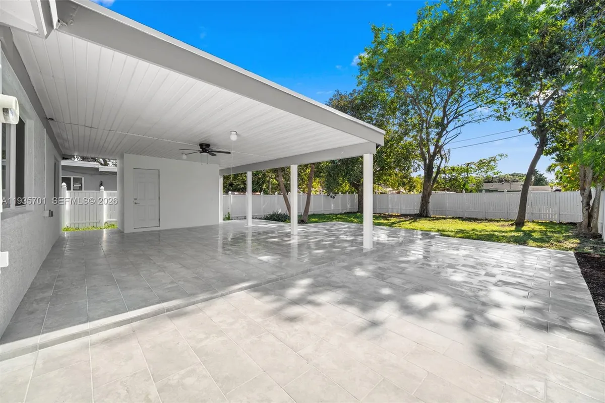 253 SW 4th St, Dania Beach FL 33004