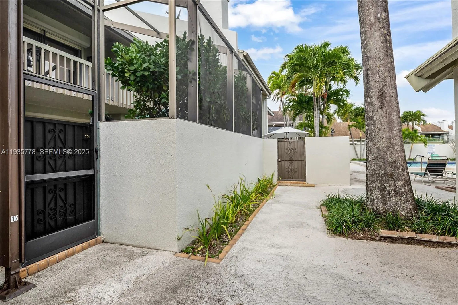 7075 SW 67th Ave # 14, South Miami FL 33143