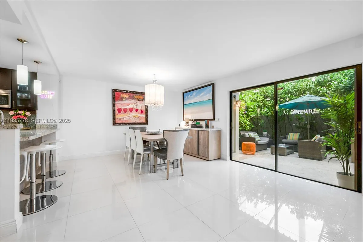 7075 SW 67th Ave # 14, South Miami FL 33143