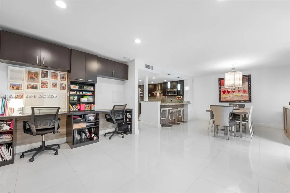 7075 SW 67th Ave # 14, South Miami FL 33143