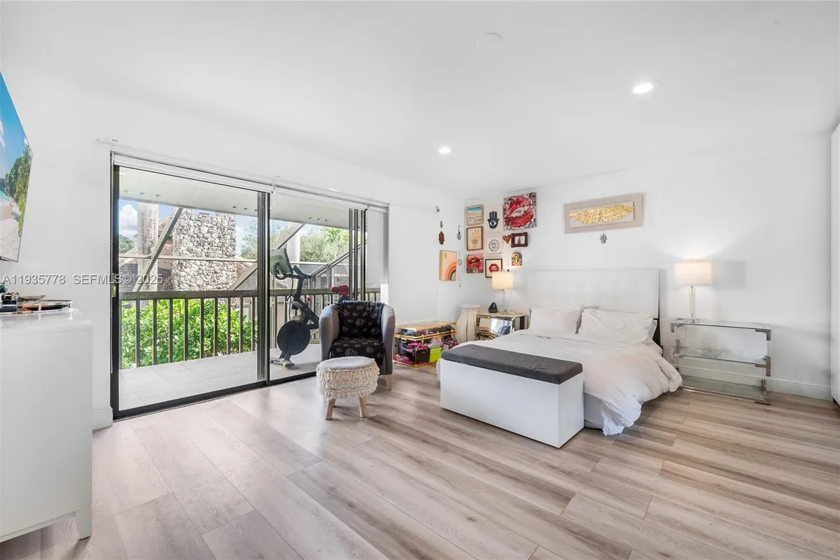 7075 SW 67th Ave # 14, South Miami FL 33143