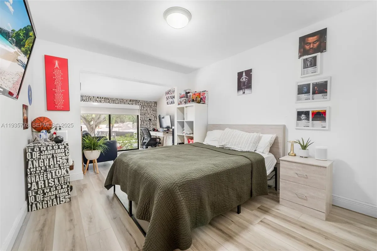 7075 SW 67th Ave # 14, South Miami FL 33143