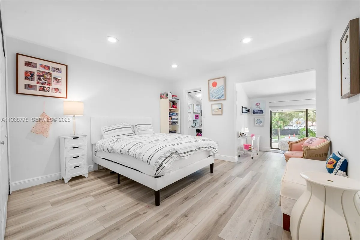 7075 SW 67th Ave # 14, South Miami FL 33143