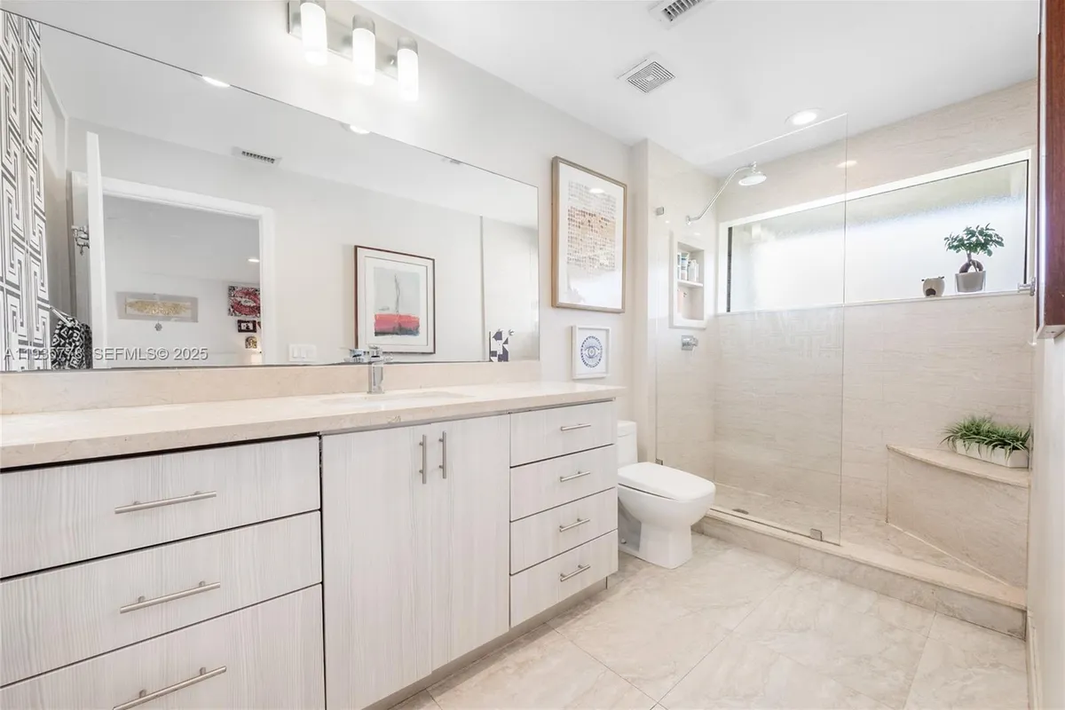 7075 SW 67th Ave # 14, South Miami FL 33143