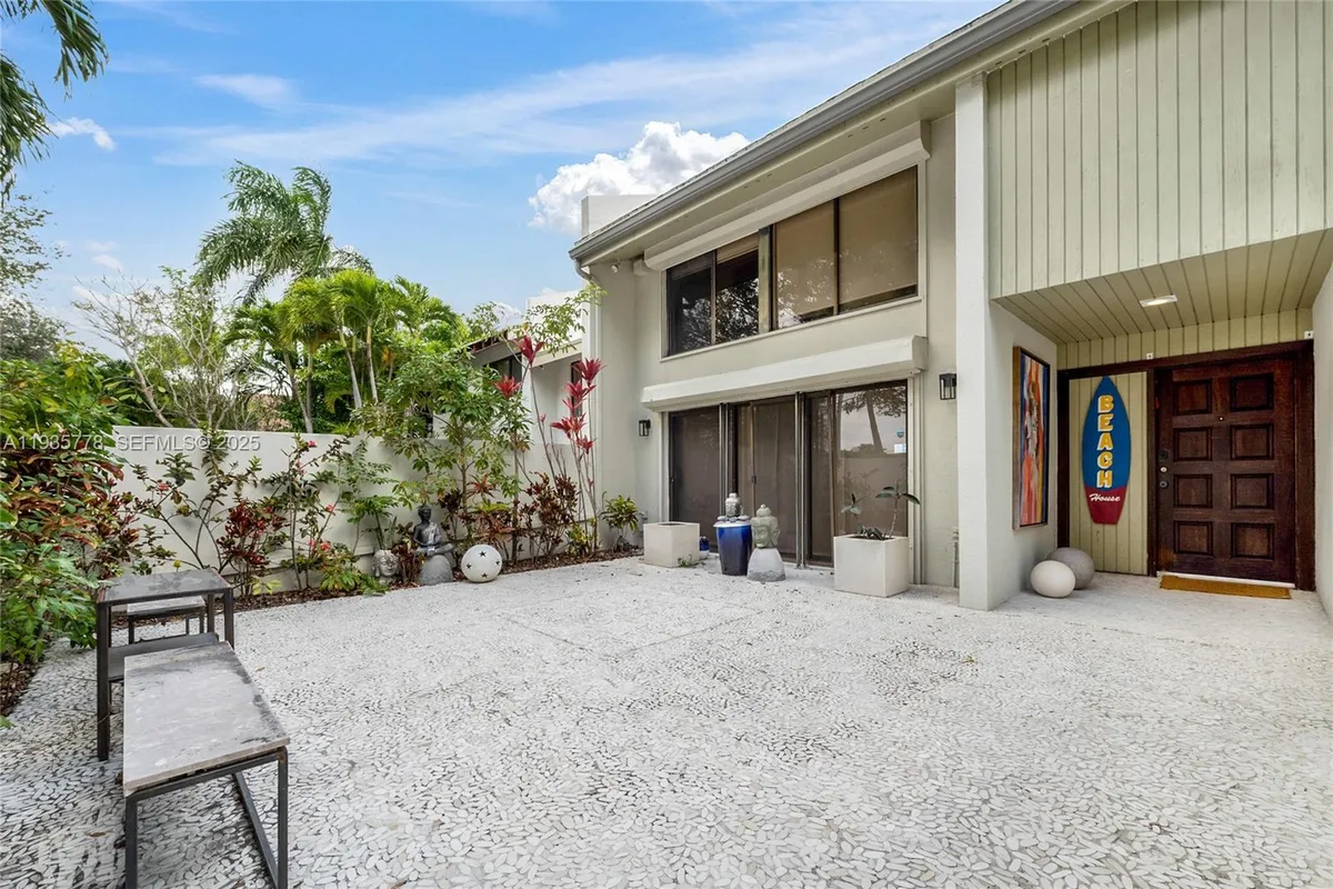 7075 SW 67th Ave # 14, South Miami FL 33143