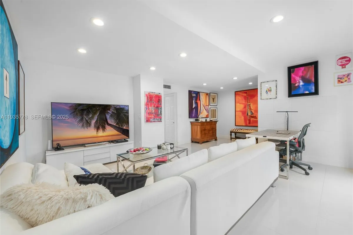 7075 SW 67th Ave # 14, South Miami FL 33143