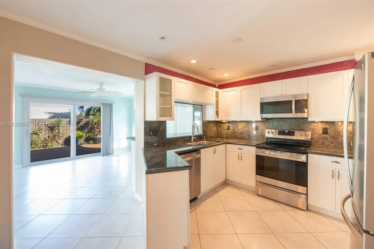 3081 SW 46th Ct, Dania Beach FL 33312