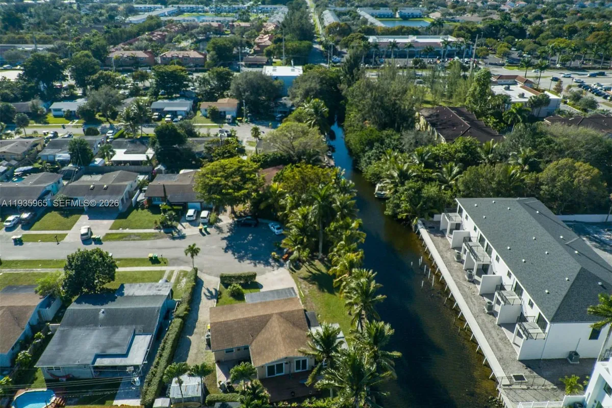 3081 SW 46th Ct, Dania Beach FL 33312