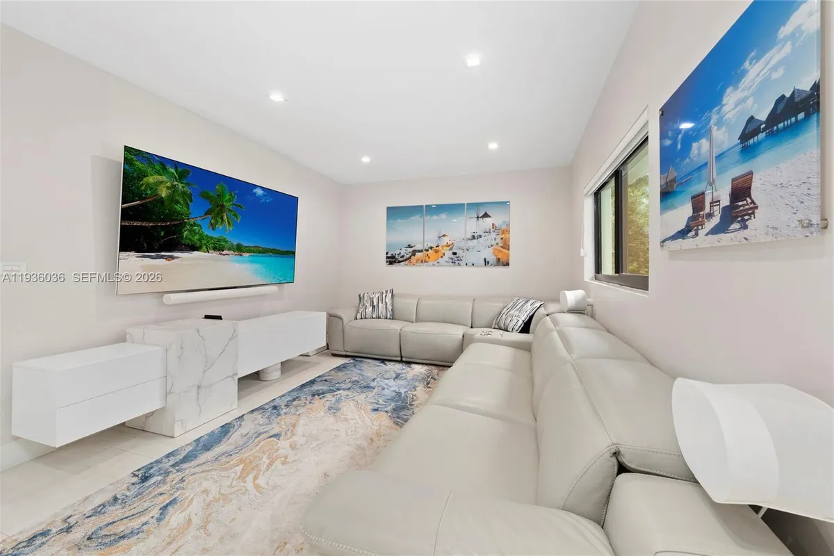 3141 N Bay Rd, Miami Beach FL 33140