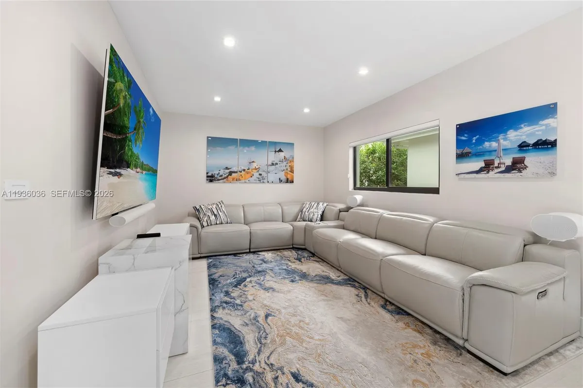 3141 N Bay Rd, Miami Beach FL 33140