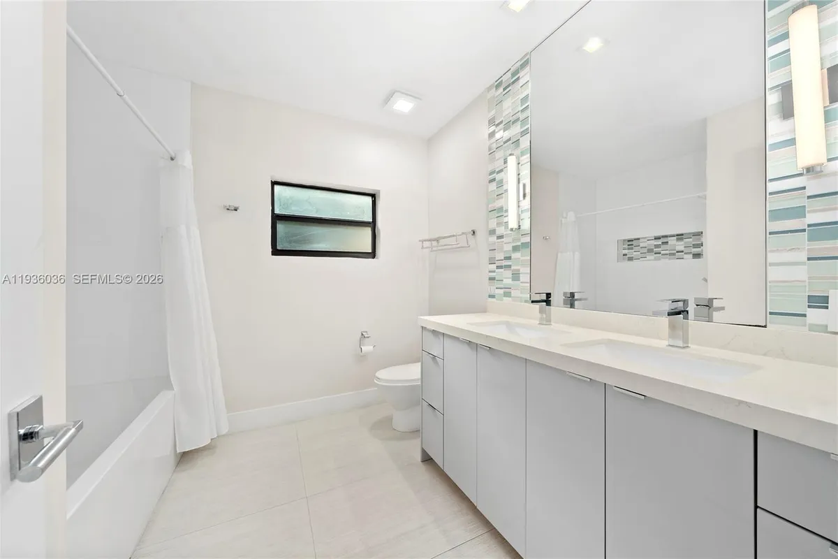 3141 N Bay Rd, Miami Beach FL 33140