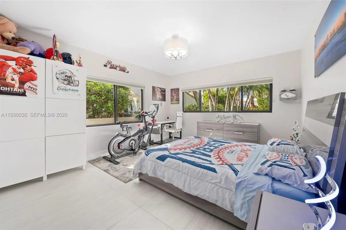 3141 N Bay Rd, Miami Beach FL 33140