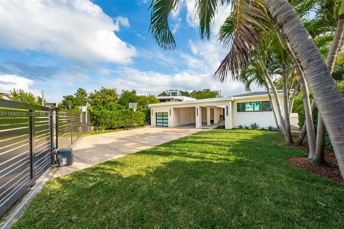 3141 N Bay Rd, Miami Beach FL 33140