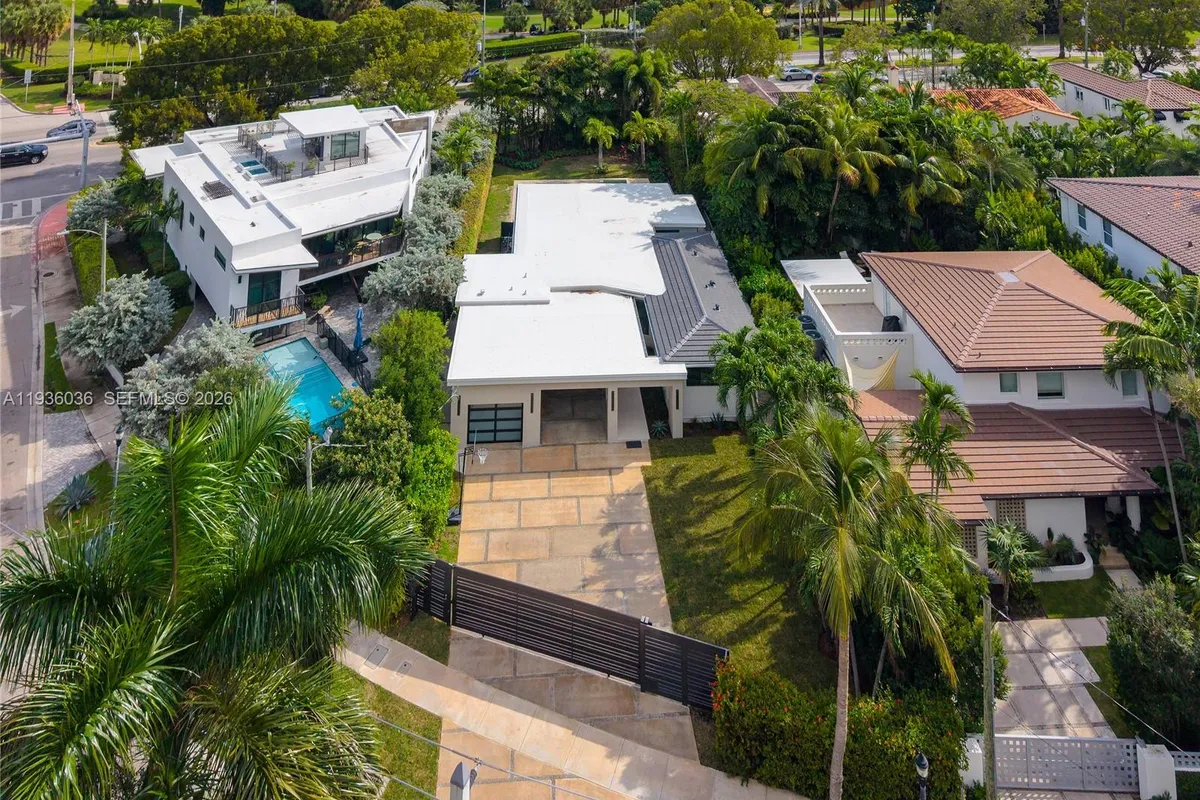 3141 N Bay Rd, Miami Beach FL 33140