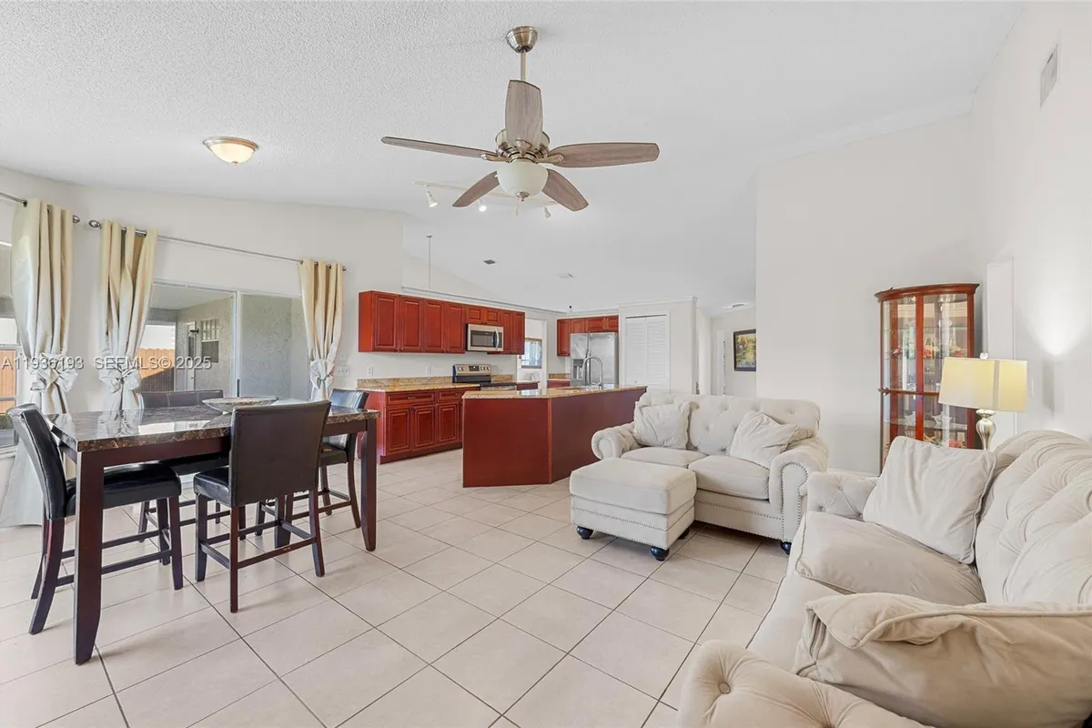 791 SW Hillsboro Cir, Port St. Lucie FL 34953