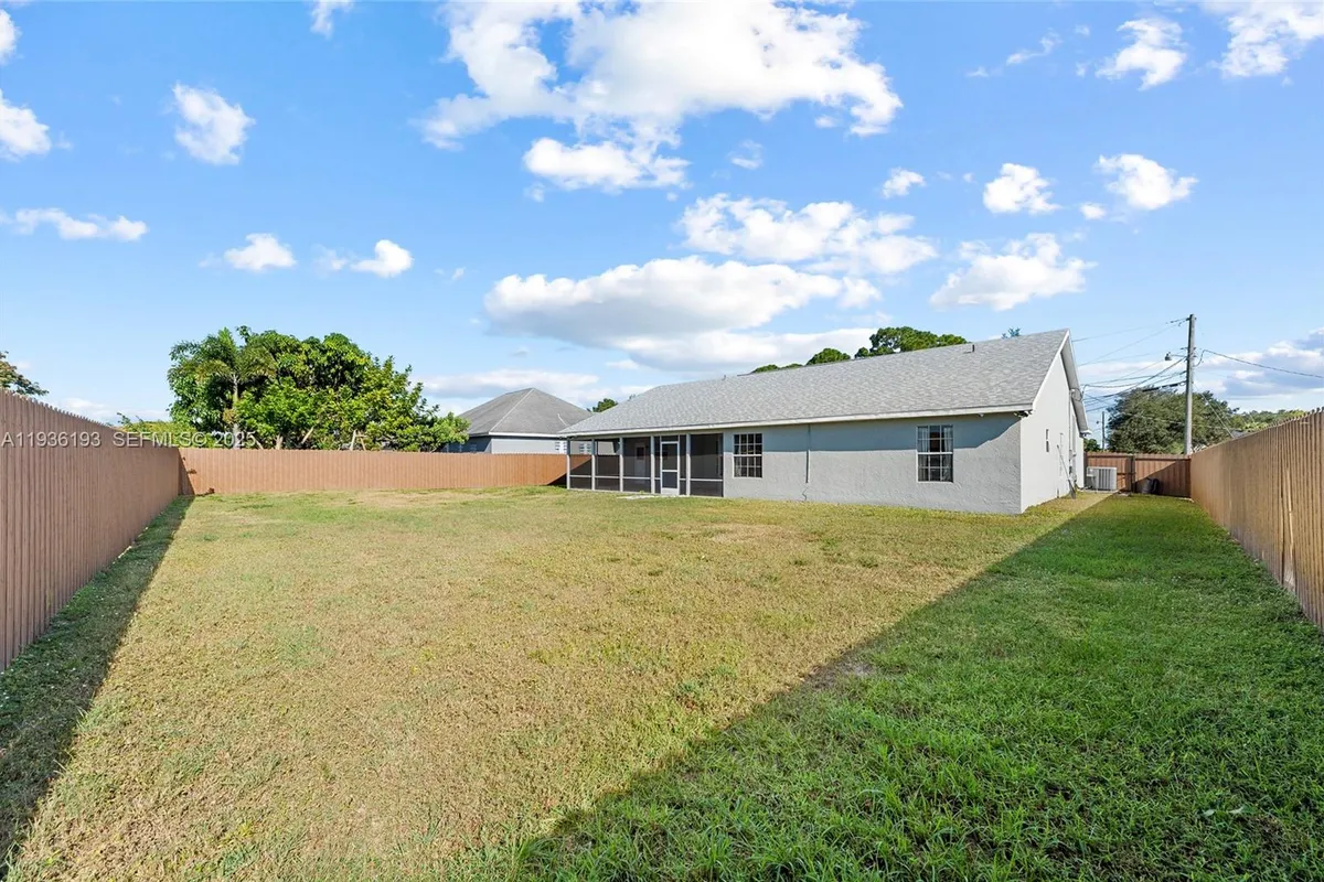 791 SW Hillsboro Cir, Port St. Lucie FL 34953