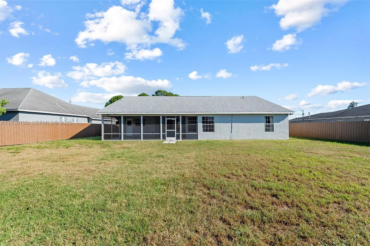 791 SW Hillsboro Cir, Port St. Lucie FL 34953