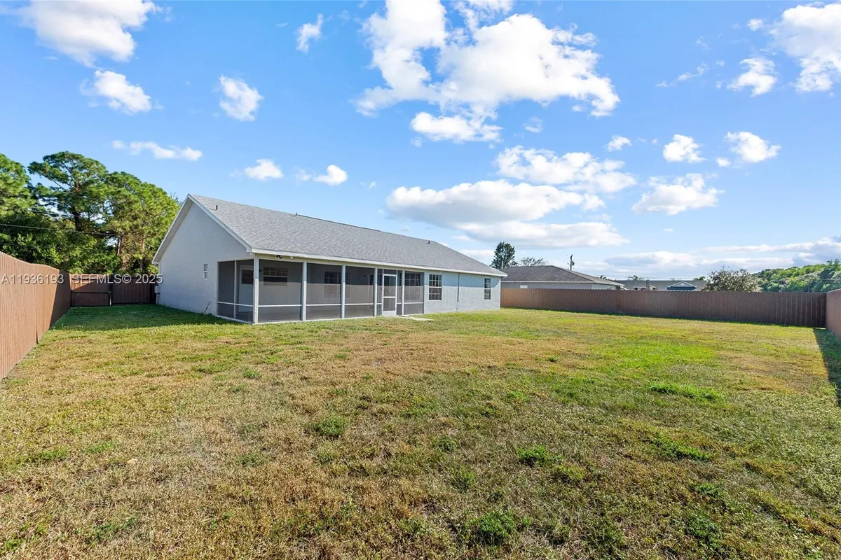 791 SW Hillsboro Cir, Port St. Lucie FL 34953