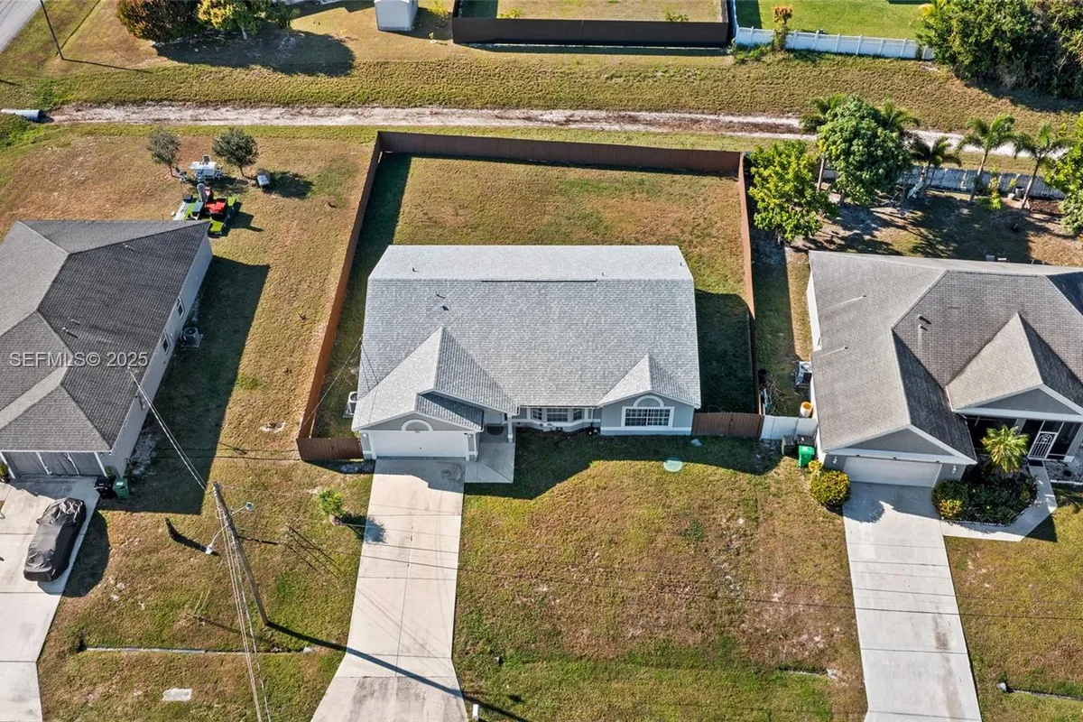 791 SW Hillsboro Cir, Port St. Lucie FL 34953