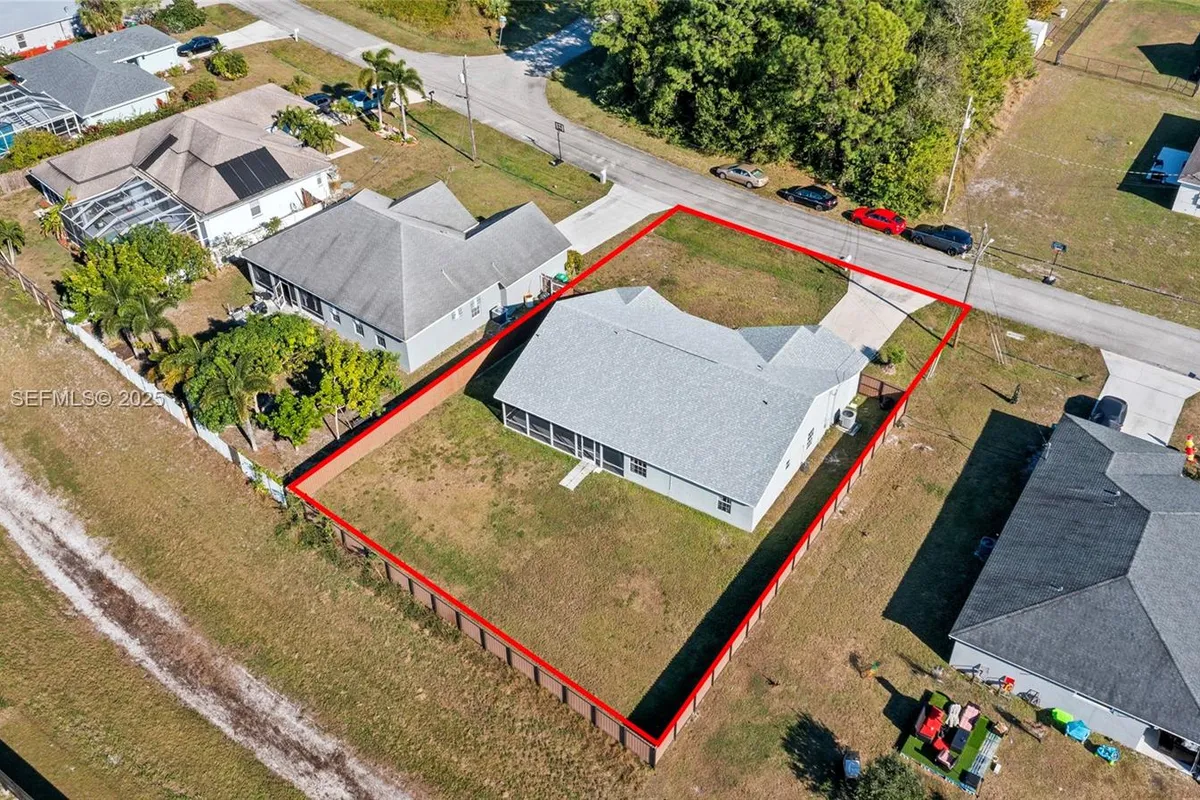 791 SW Hillsboro Cir, Port St. Lucie FL 34953