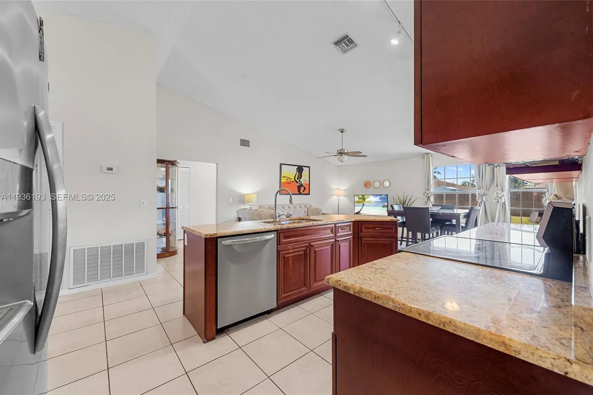 791 SW Hillsboro Cir, Port St. Lucie FL 34953