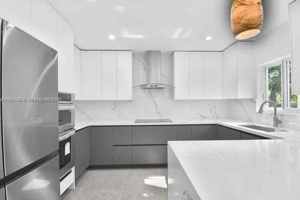 7902 SW 67th Ave, South Miami FL 33143