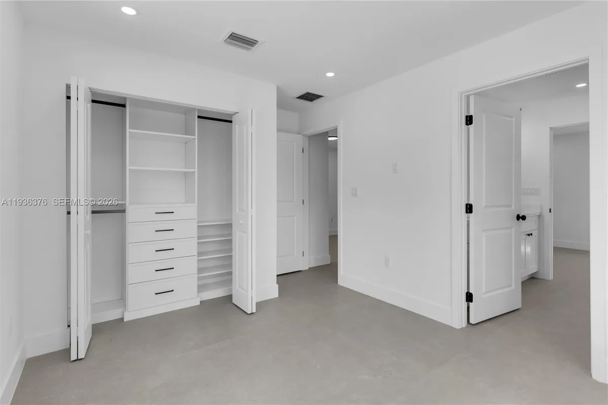 6421 SW 59th Ave, South Miami FL 33143