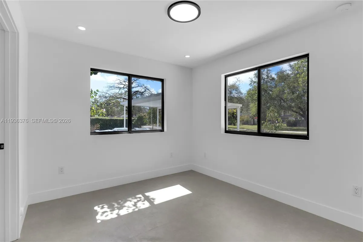 6421 SW 59th Ave, South Miami FL 33143