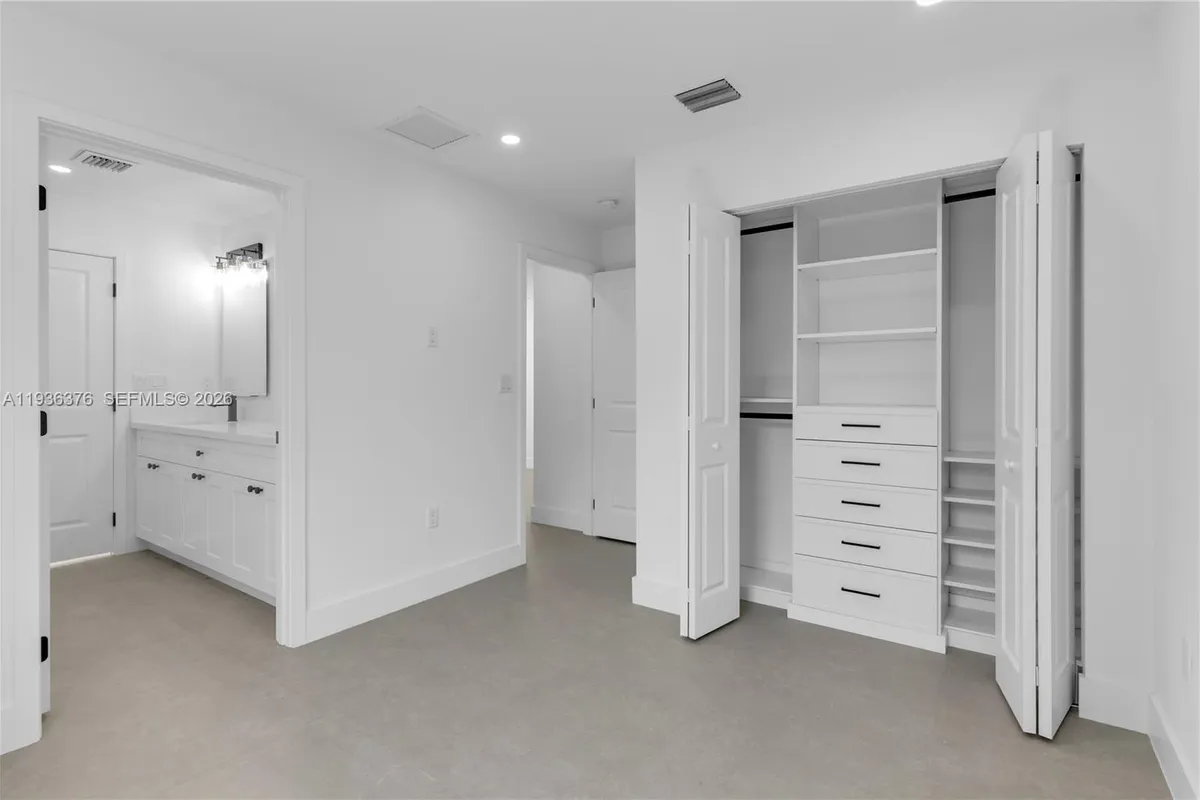 6421 SW 59th Ave, South Miami FL 33143