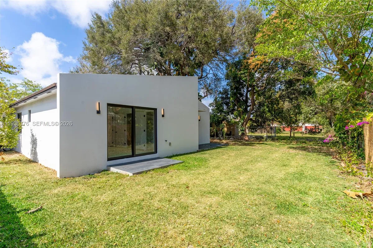 6421 SW 59th Ave, South Miami FL 33143