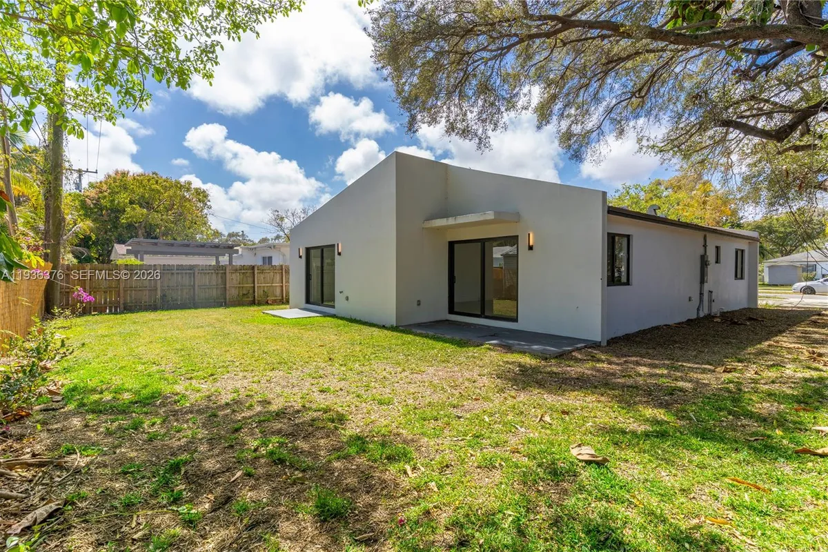 6421 SW 59th Ave, South Miami FL 33143