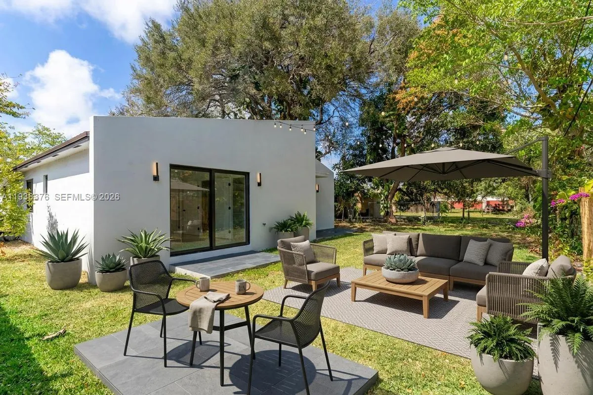 6421 SW 59th Ave, South Miami FL 33143