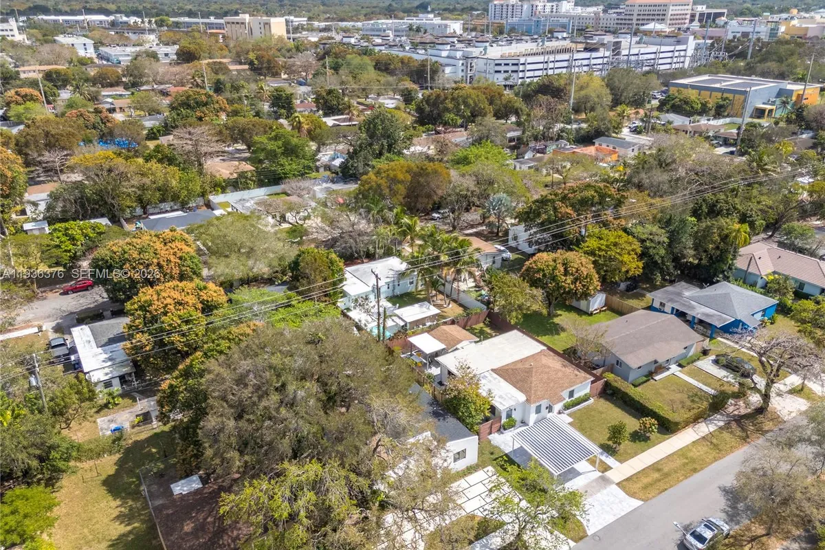 6421 SW 59th Ave, South Miami FL 33143