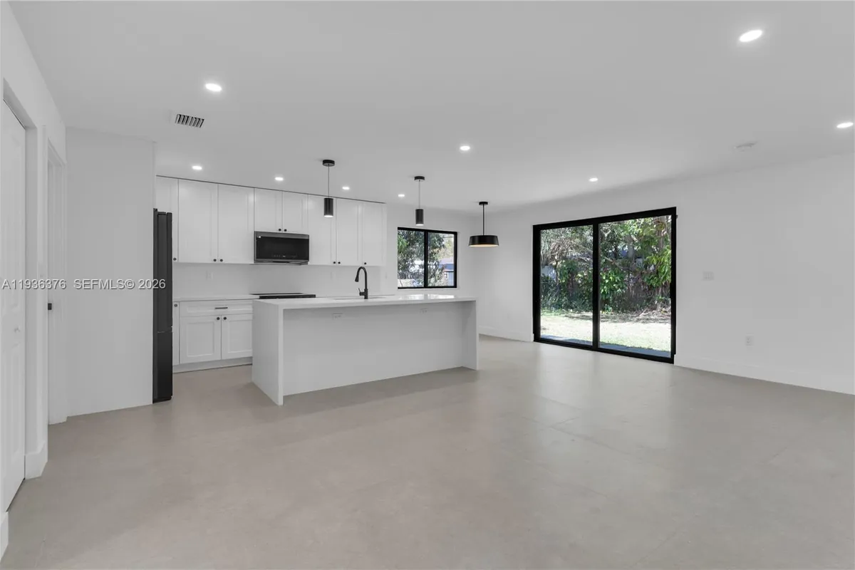 6421 SW 59th Ave, South Miami FL 33143