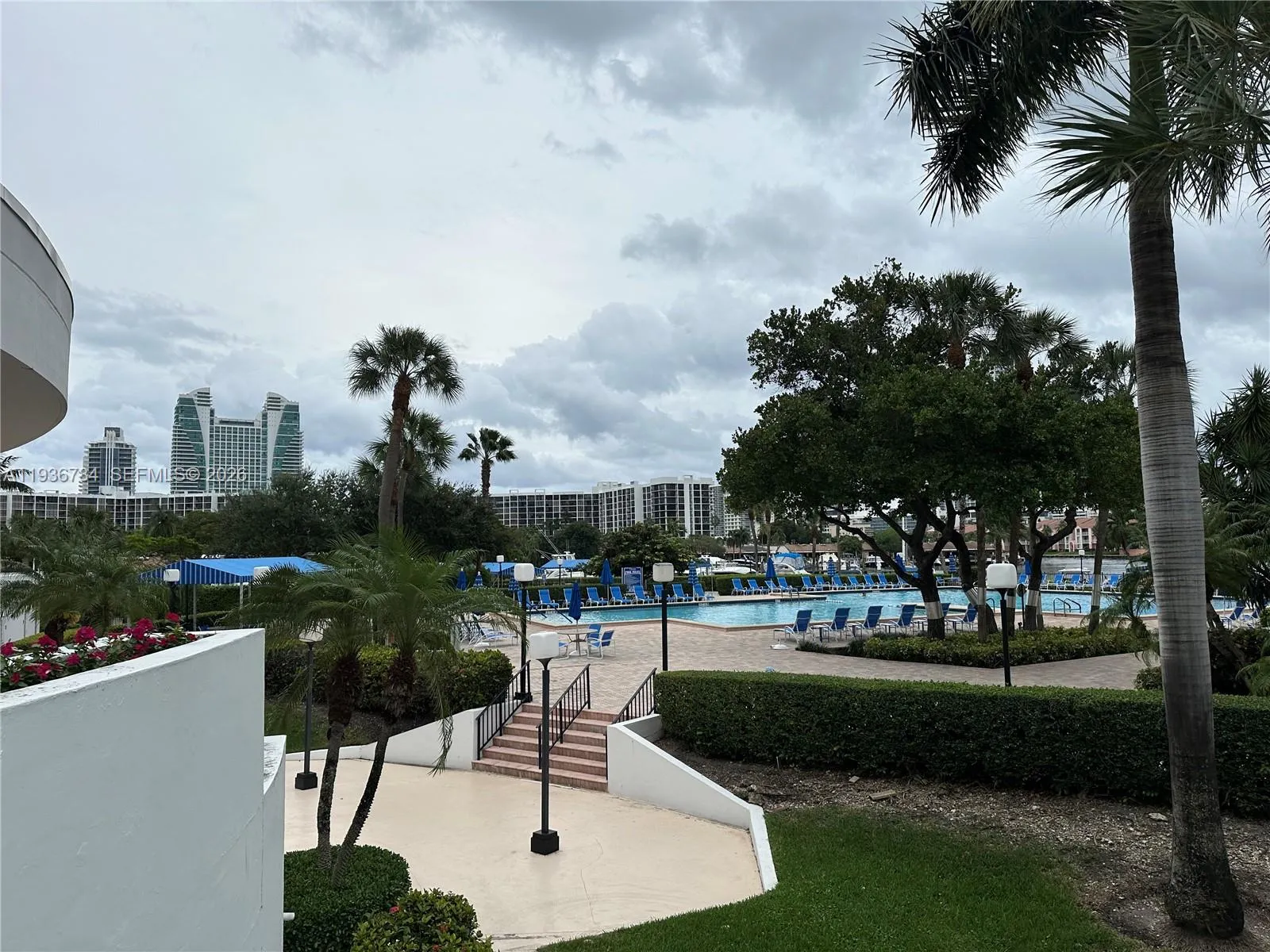 600 Three Islands Blvd # 1402, Hallandale Beach FL 33009